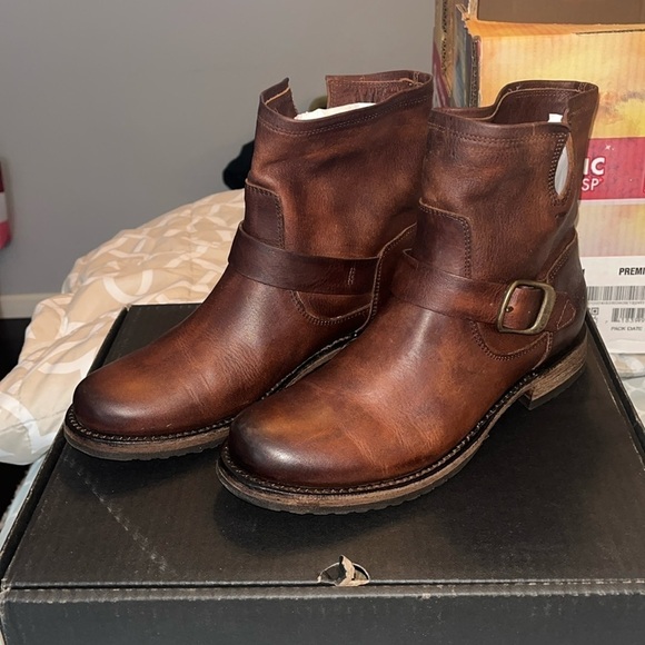 Frye Shoes - Frye Veronica Bootie Size 8.5 Redwood NWT